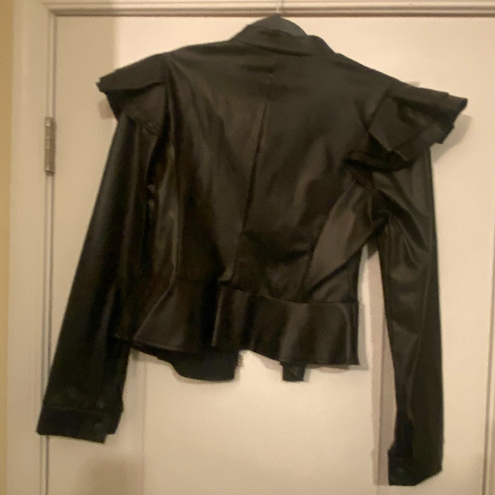 Black leather like moto jacket with capped shoulders xl